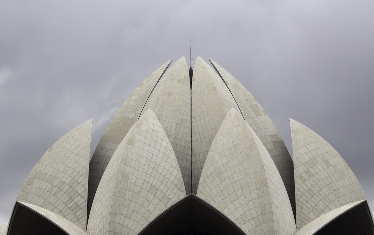 Day three in Delhi is marked by a private yoga session in Lodhi Garden, followed by a serene visit to the Lotus Temple. A 17-day Indian Spiritual Retreat Under £3500.00