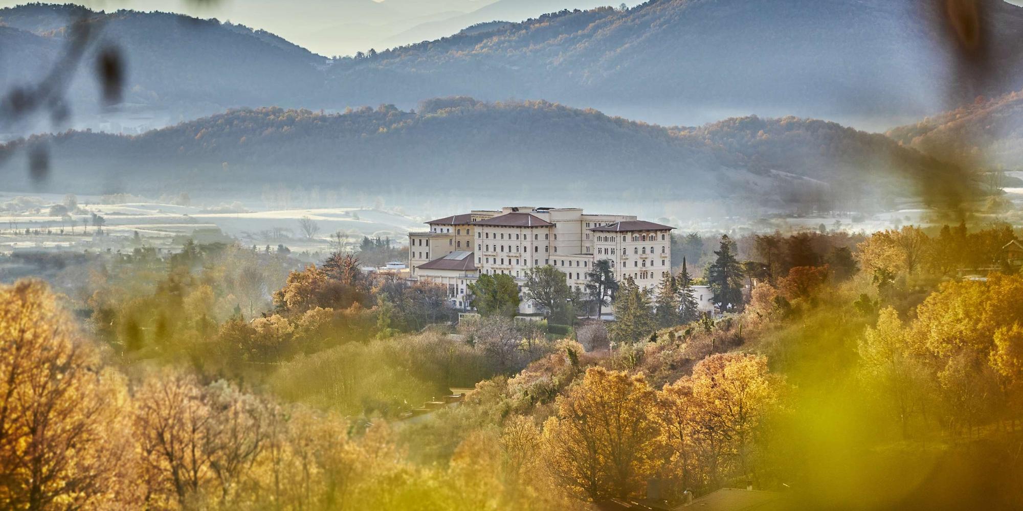 A picture of the Palazzo Fiuggi Wellness Medical Retreat located in Fiuggi, Italy. The building is the Palazzo Fiuggi Wellness Medical Retreat located in Fiuggi, Italy.